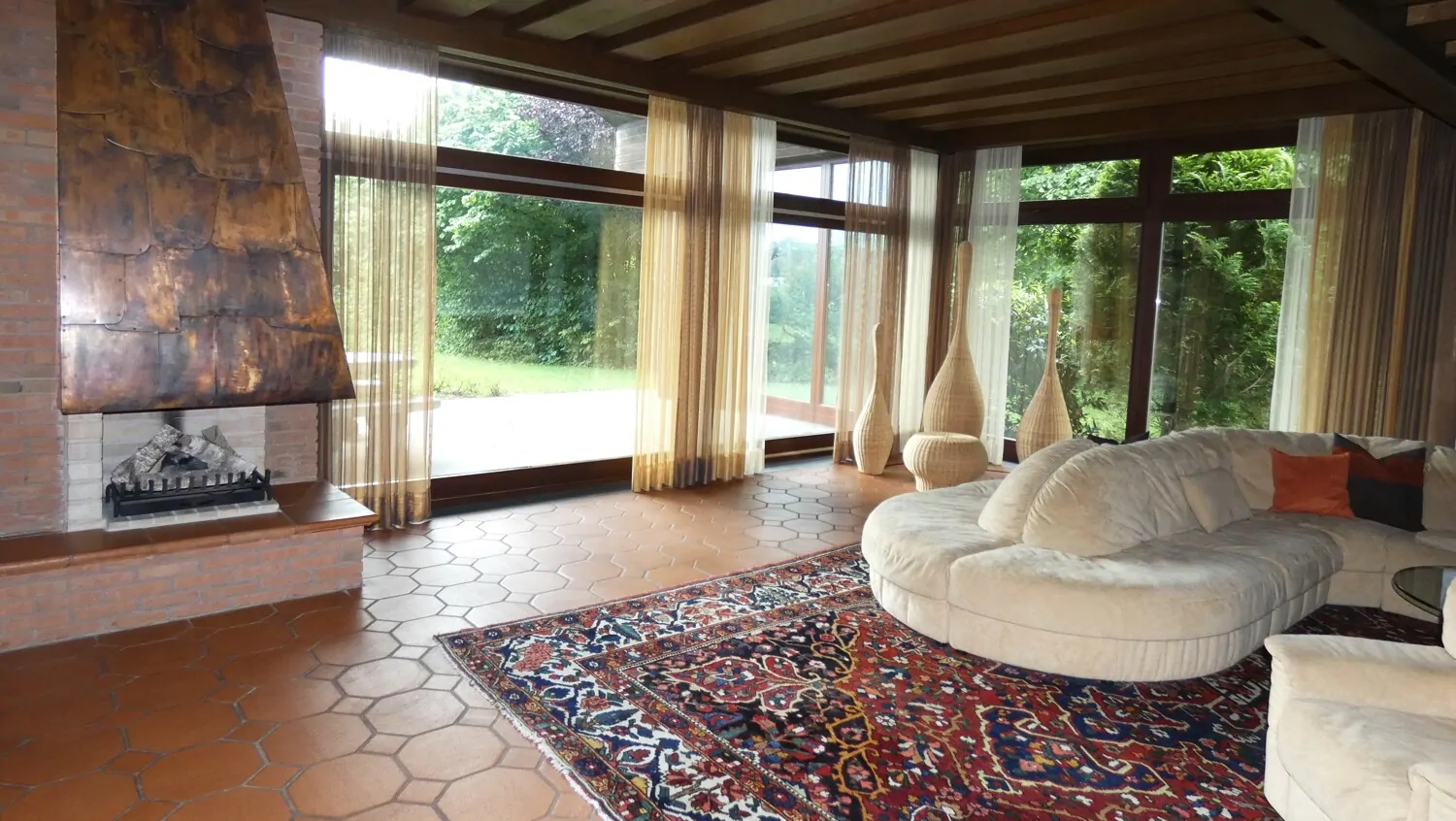 Eindrucksvolles Anwesen in naturnaher Lage