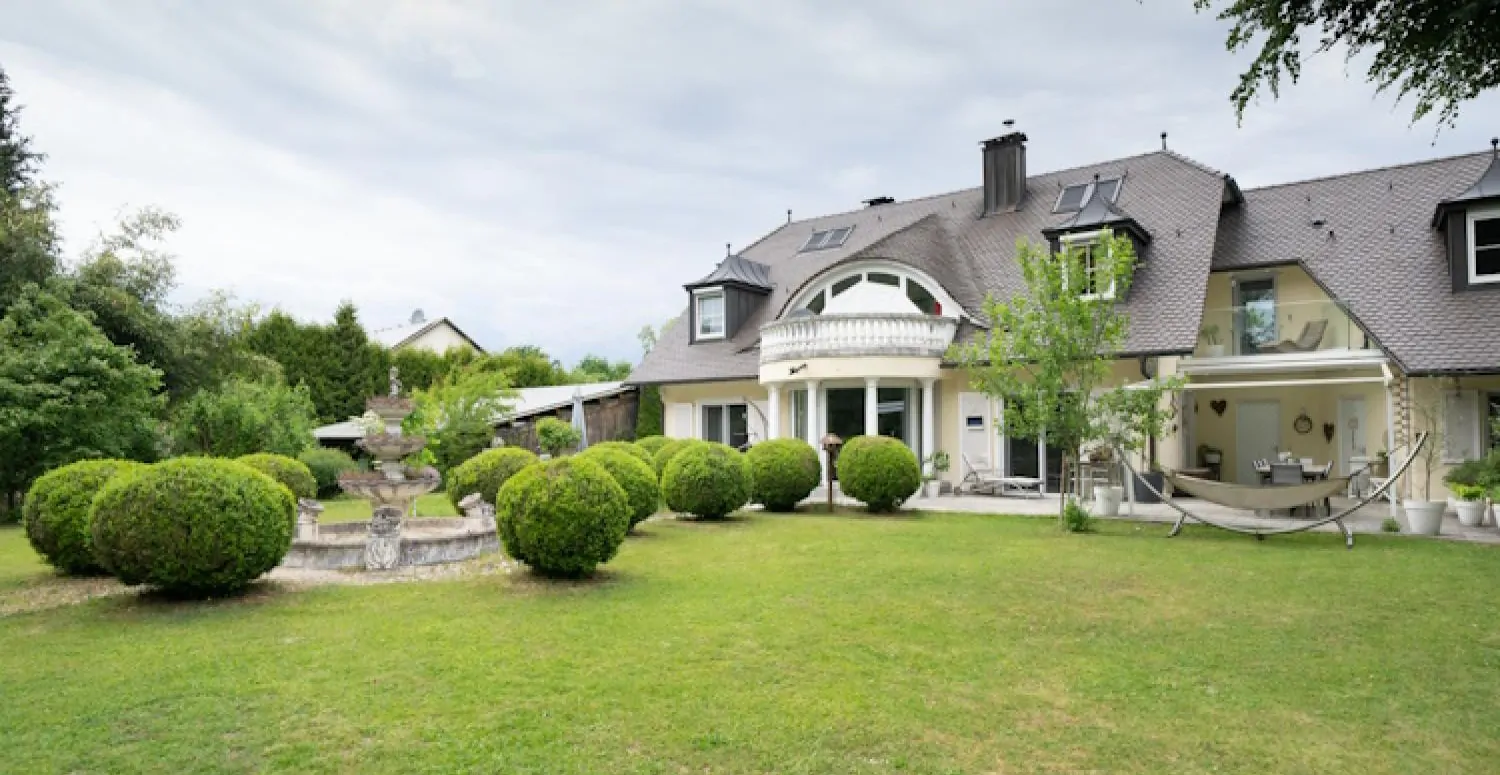 Intimité et qualité de vie dans un quartier résidentiel prestigieux près du centre de Dillingen