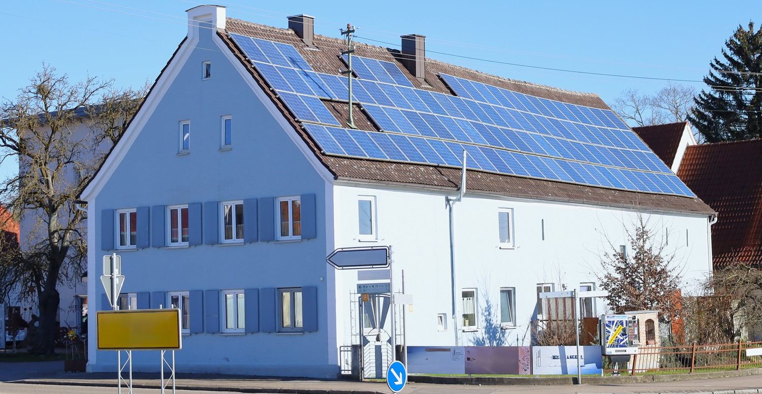 Zwei Häuser zu einem Preis
Einfamilienhaus und Pension