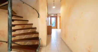 von_poll_real_estate_property_25348019_image_2