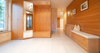 von_poll_real_estate_property_25348019_image_1