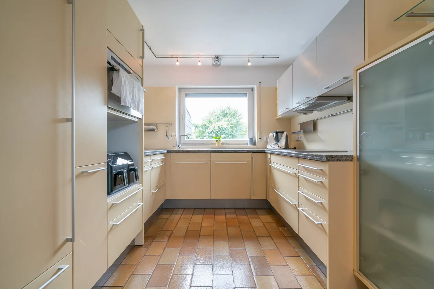 Einziehen statt Planen – Ihr Architektenhaus mit Stil, Substanz und Komfort