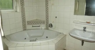 von_poll_real_estate_property_25348025_image_4