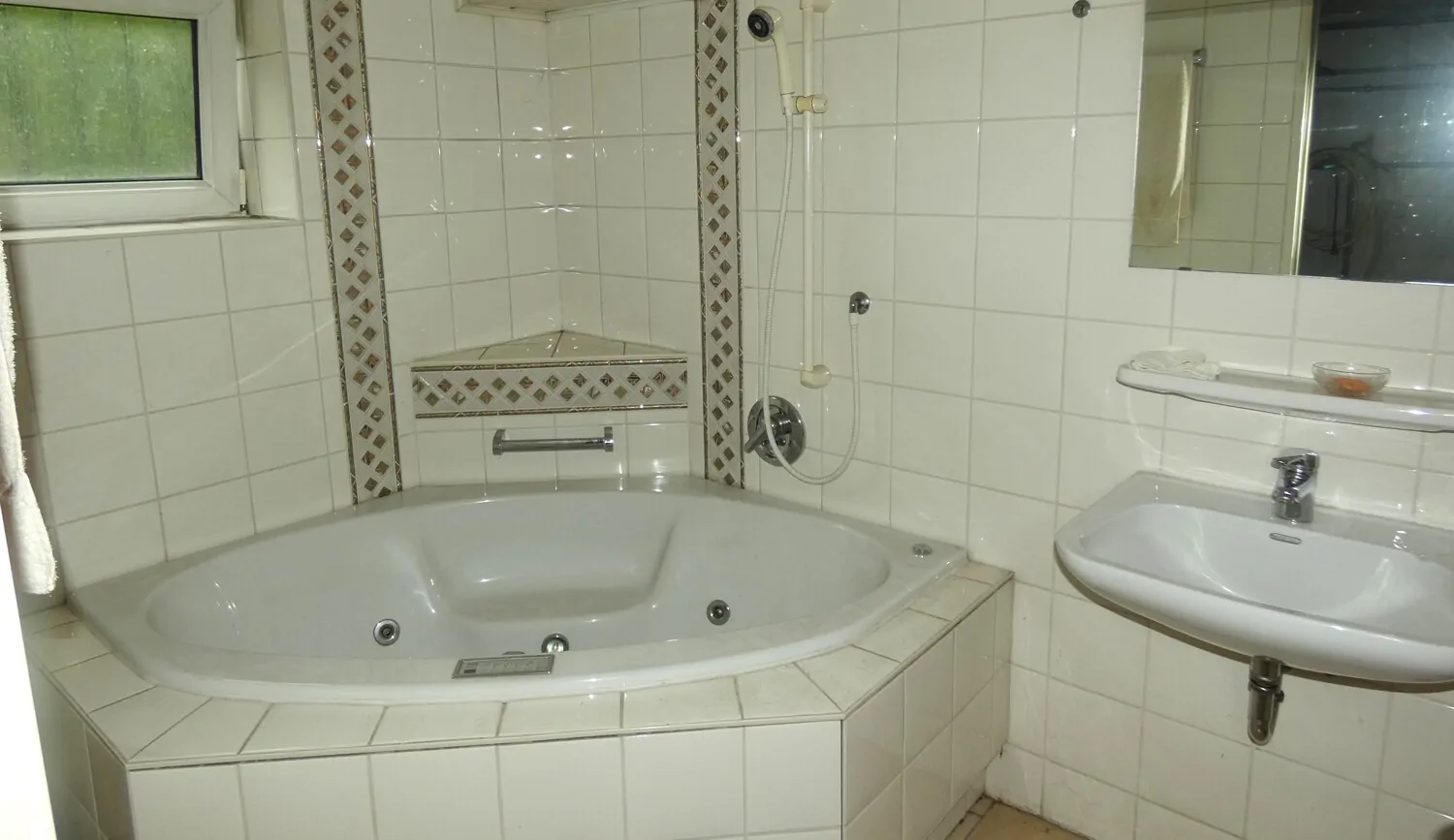 Charmantes Einfamilienhaus in beliebter Wohnlage in Dillingen-Hausen mit viel Potenzial