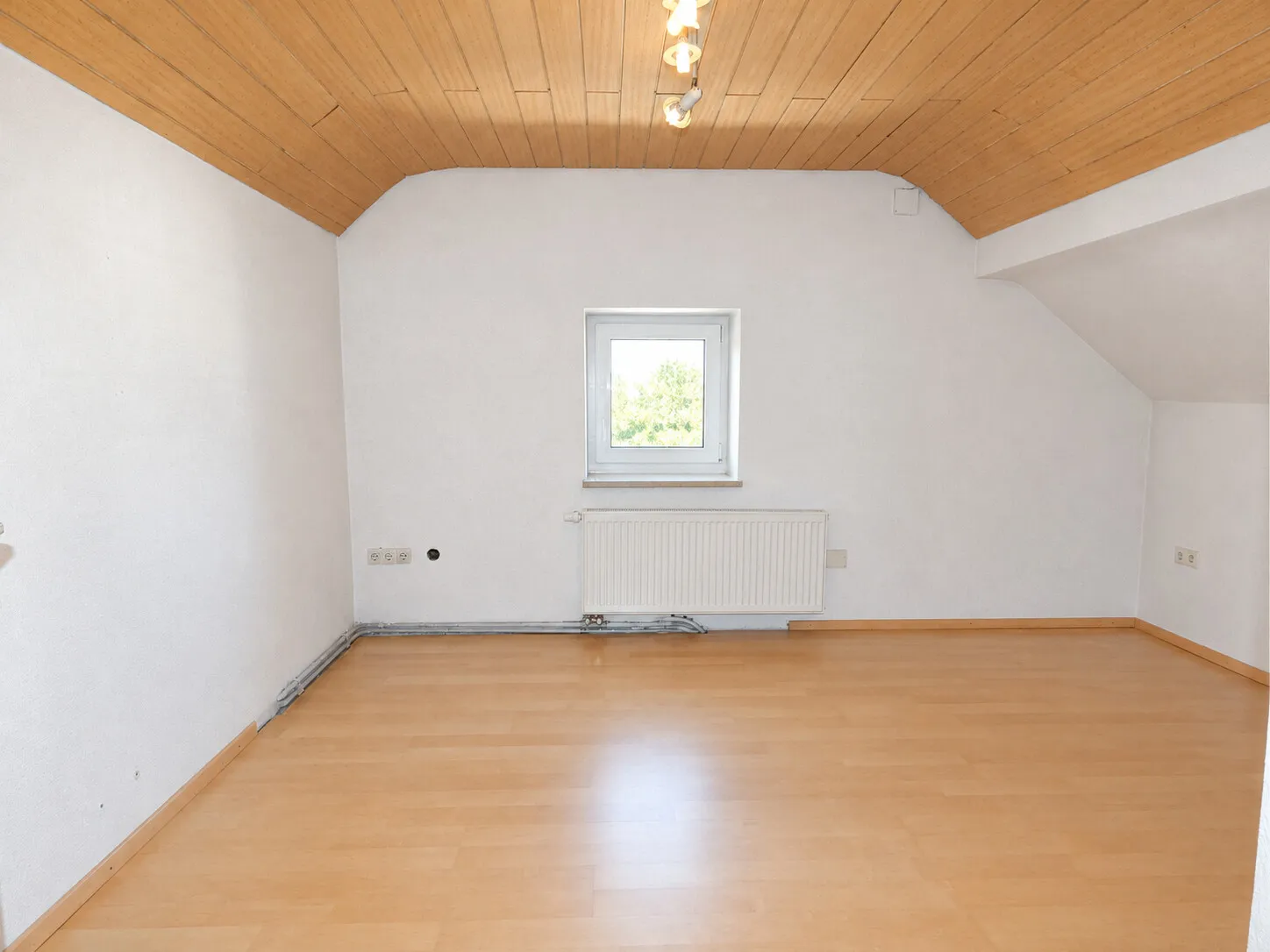 Maison individuelle confortable au cœur de Schretzheim
