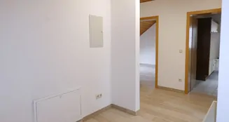 von_poll_real_estate_property_25348031_image_1