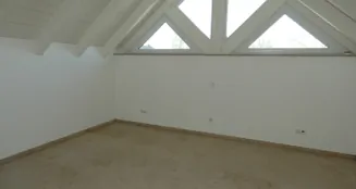 von_poll_real_estate_property_25348032_image_3