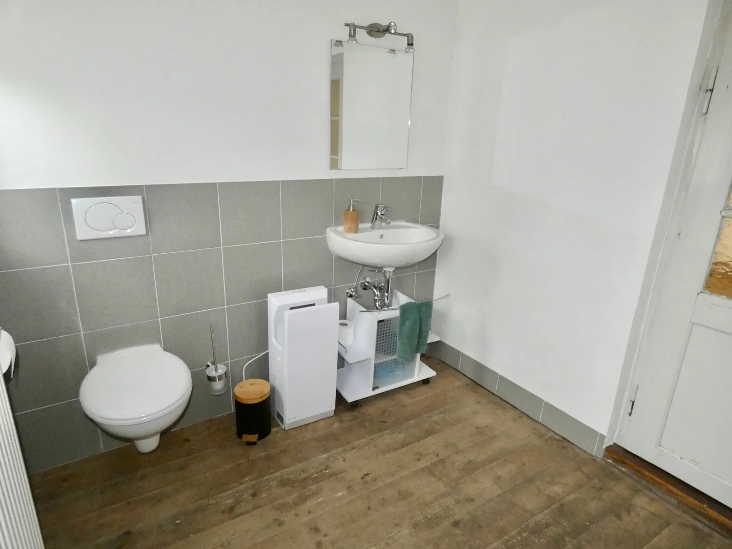 Großzügig und modernisiert: Vielseitig nutzbares Wohn- und Geschäftshaus mit Charme