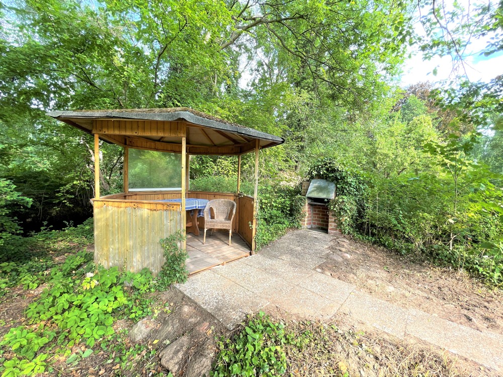 Gartenhaus an der Buckau im hinteren Teil des Grundstücks