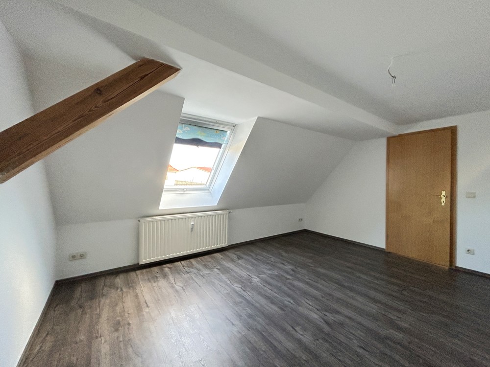 Arbeitszimmer mit Dachfenster