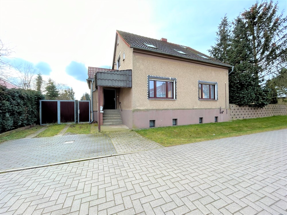 Straßenansicht