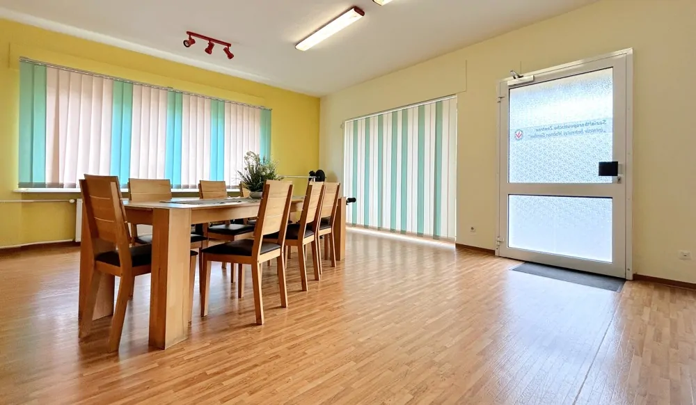 geräumige Gewerbeeinheit im Erdgeschoss