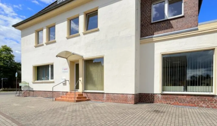 Seiteneingang zur Gewerbeeinheit