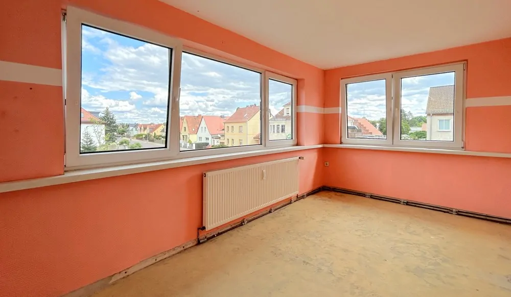 lichtdurchflutetes Esszimmer mit potentieller Dachterrasse im Obergeschoss