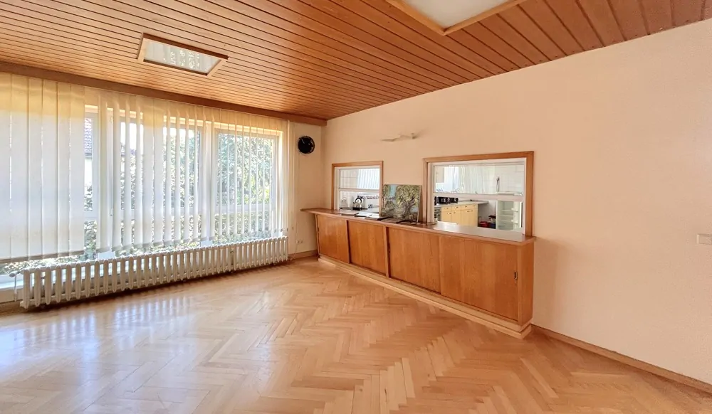 Durchreiche zur Küche