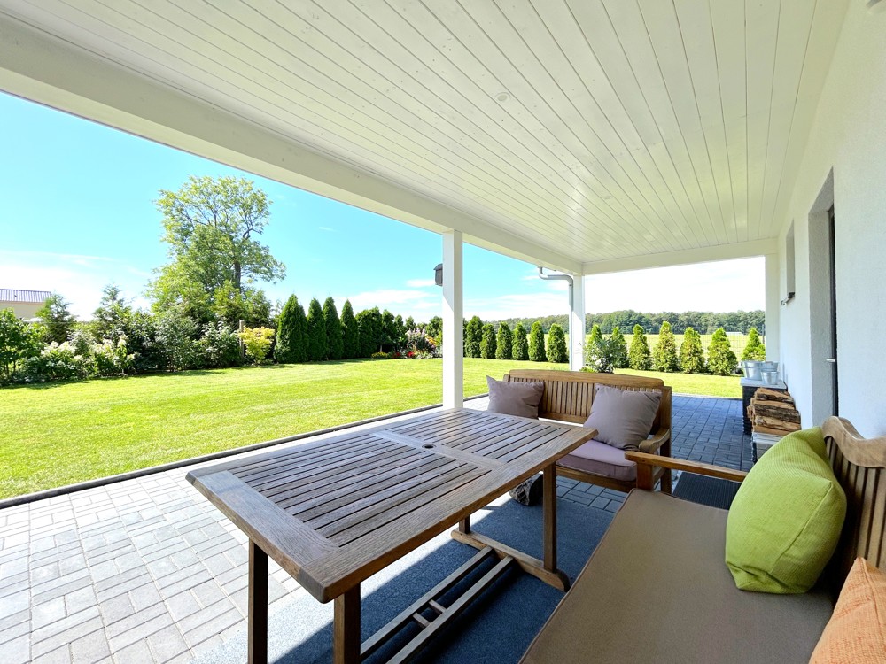 überdachte Terrasse mit Südausrichtung
