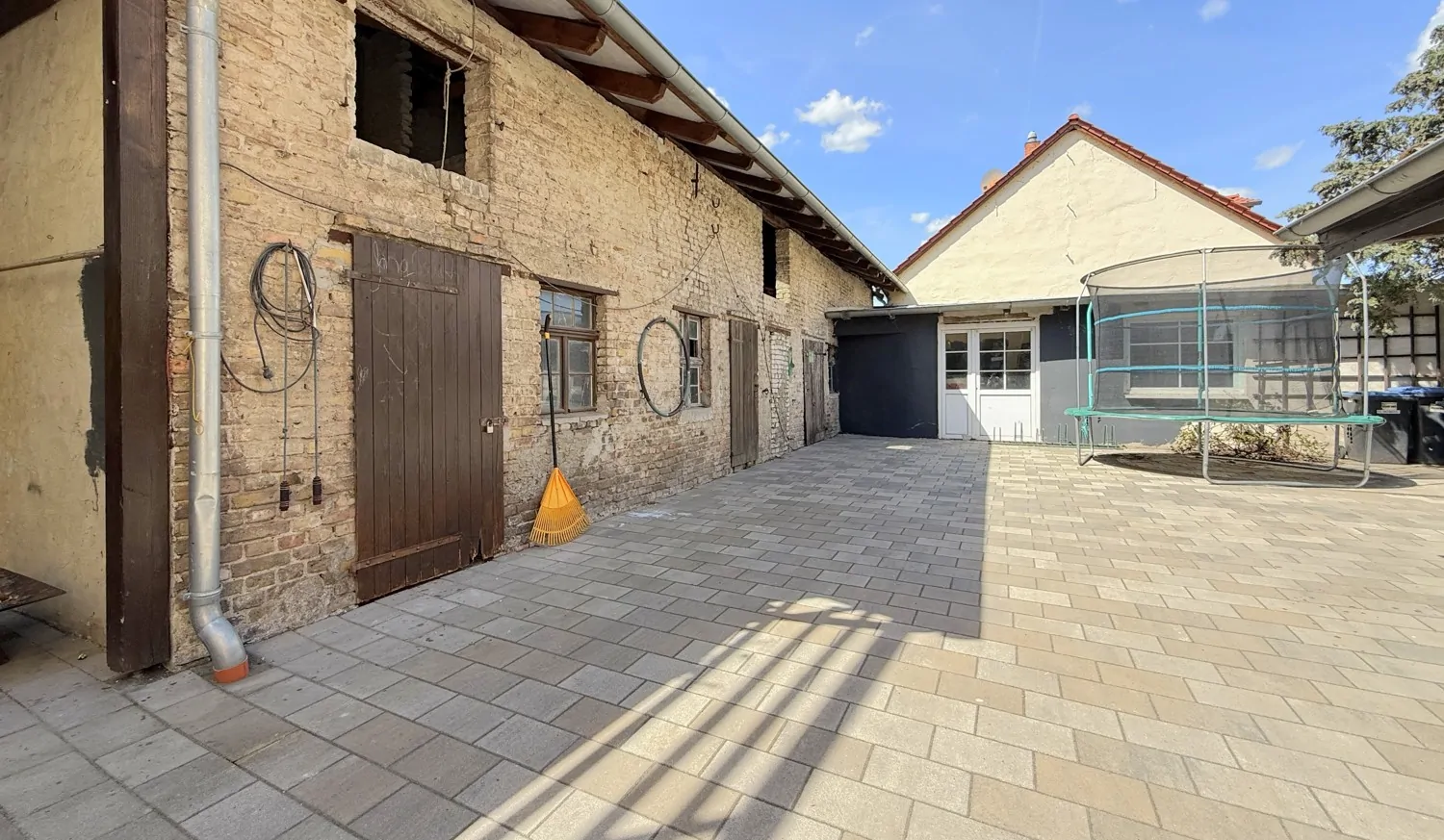 Nebengebäude mit Ausbaupotenzial