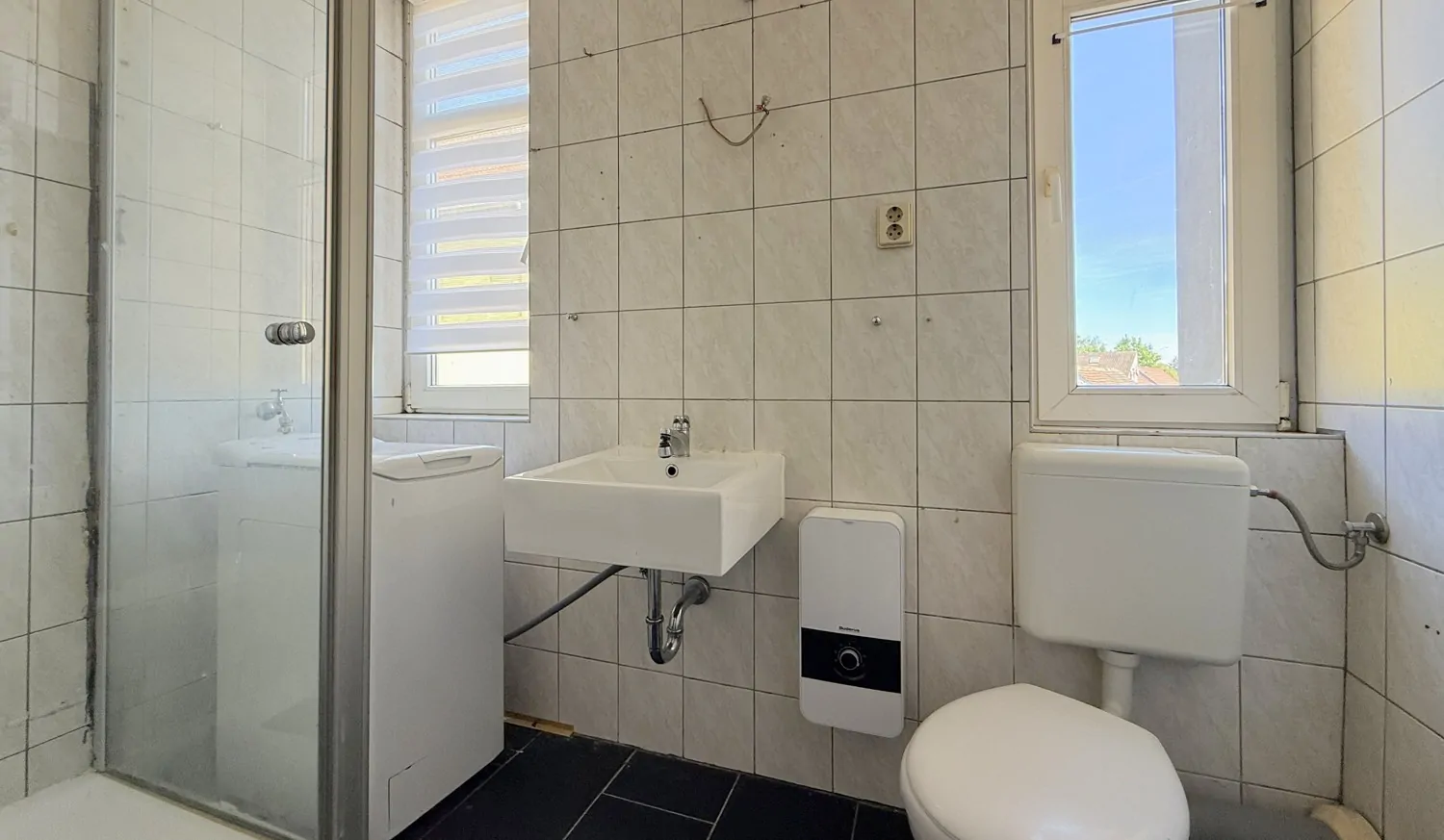 Badezimmer mit Dusche (WE04)