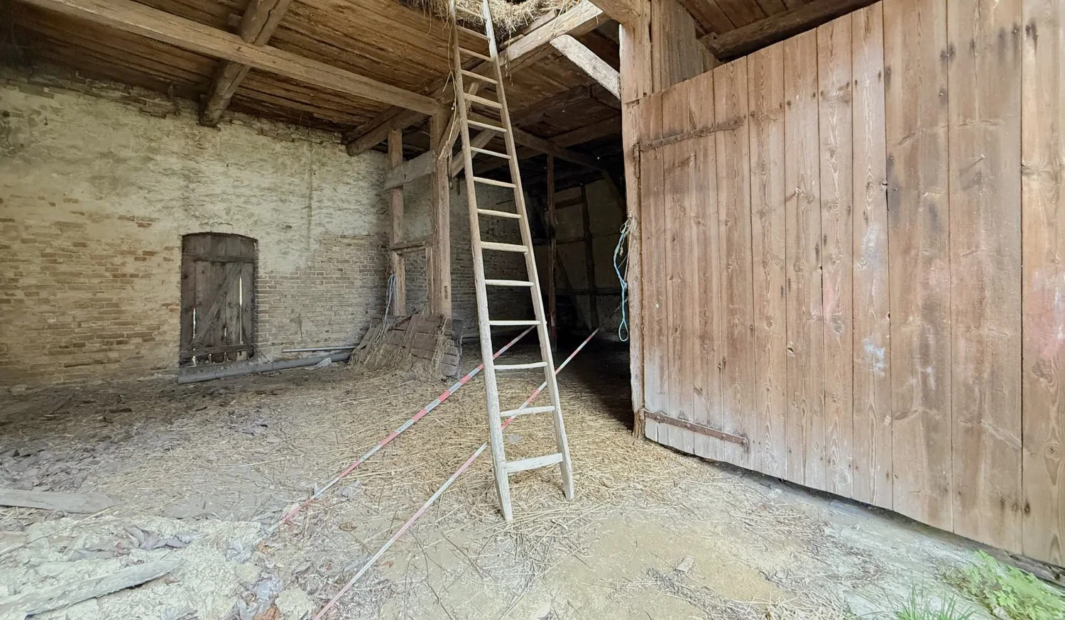 alte Scheune mit Heuboden