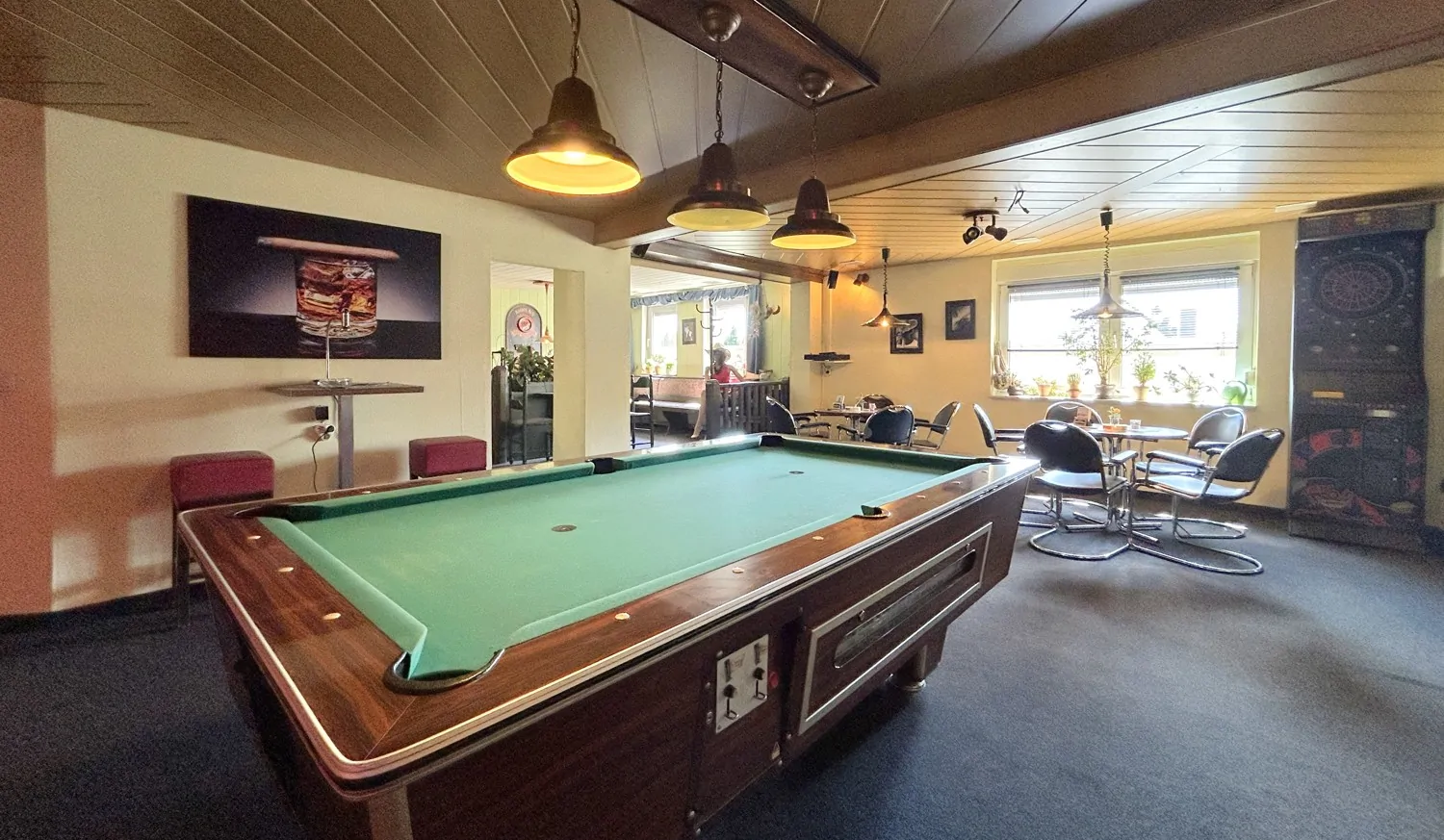 großzügiger Gastraum