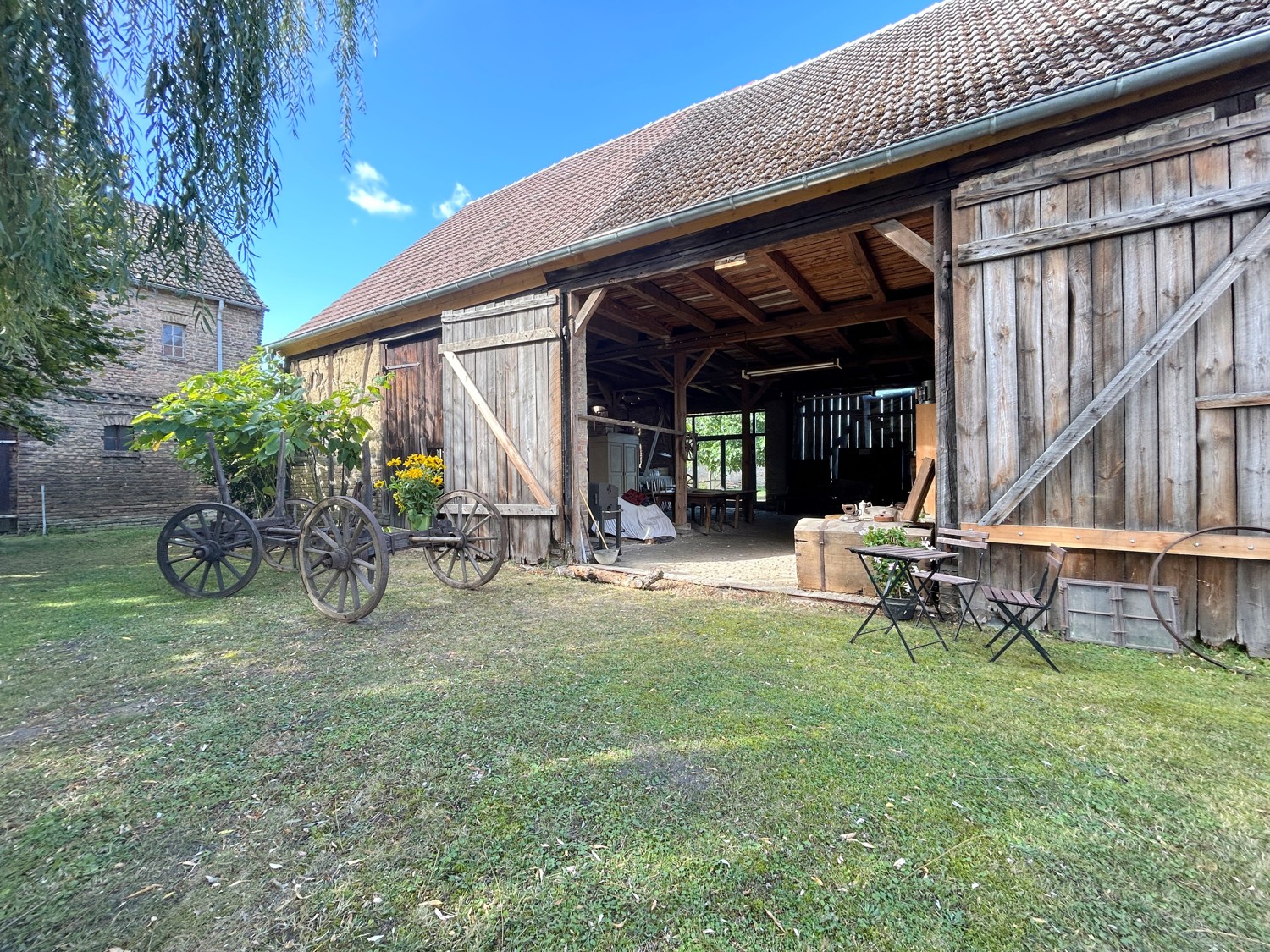 Scheune mit ca.  216 m² Nutzfläche und Keller