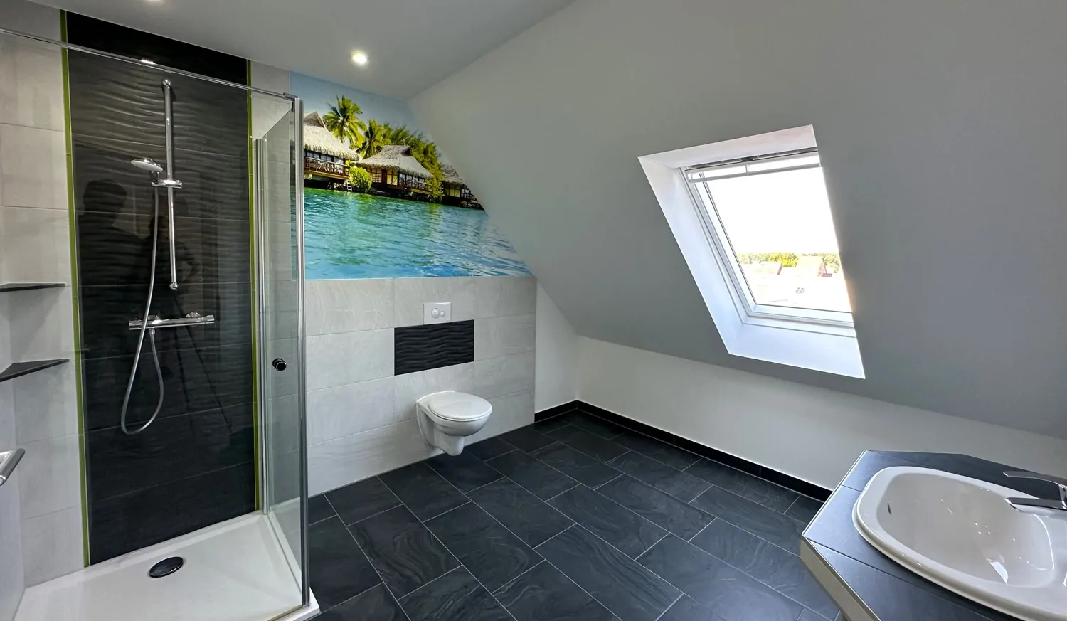 qualitätvolles Duschbad im Dachgeschoss