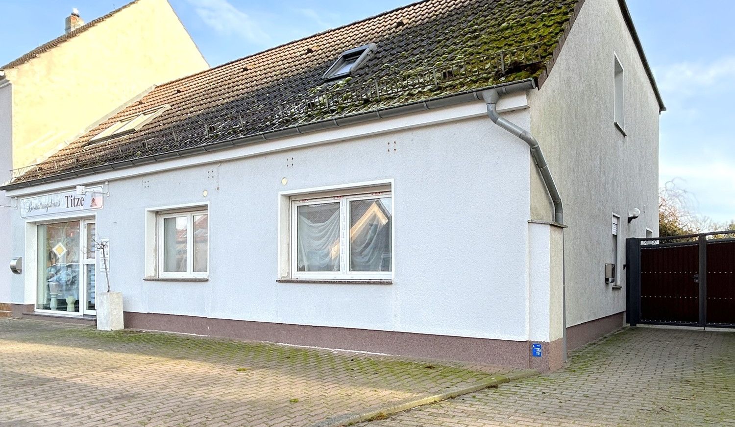 charmantes Wohnhaus mit separater Gewerbeeinheit