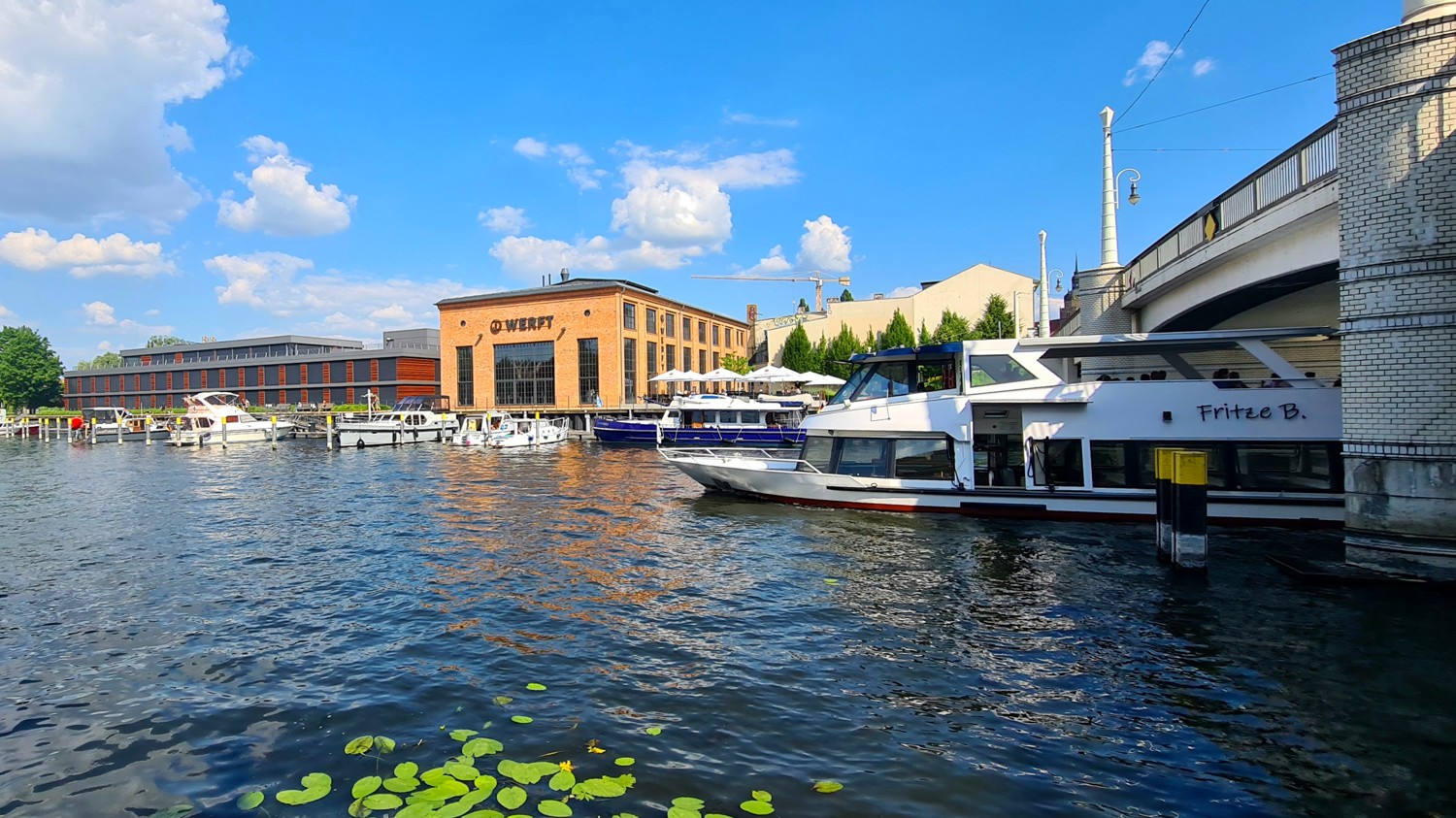 OO NeuUfer 
10 moderne Eigentumswohnungen mit Wasserblick und Balkon