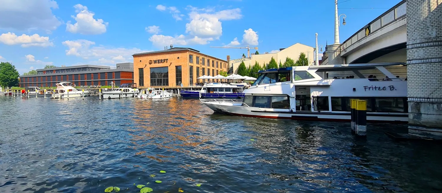 OO NeuUfer 
10 moderne Eigentumswohnungen mit Wasserblick und Balkon