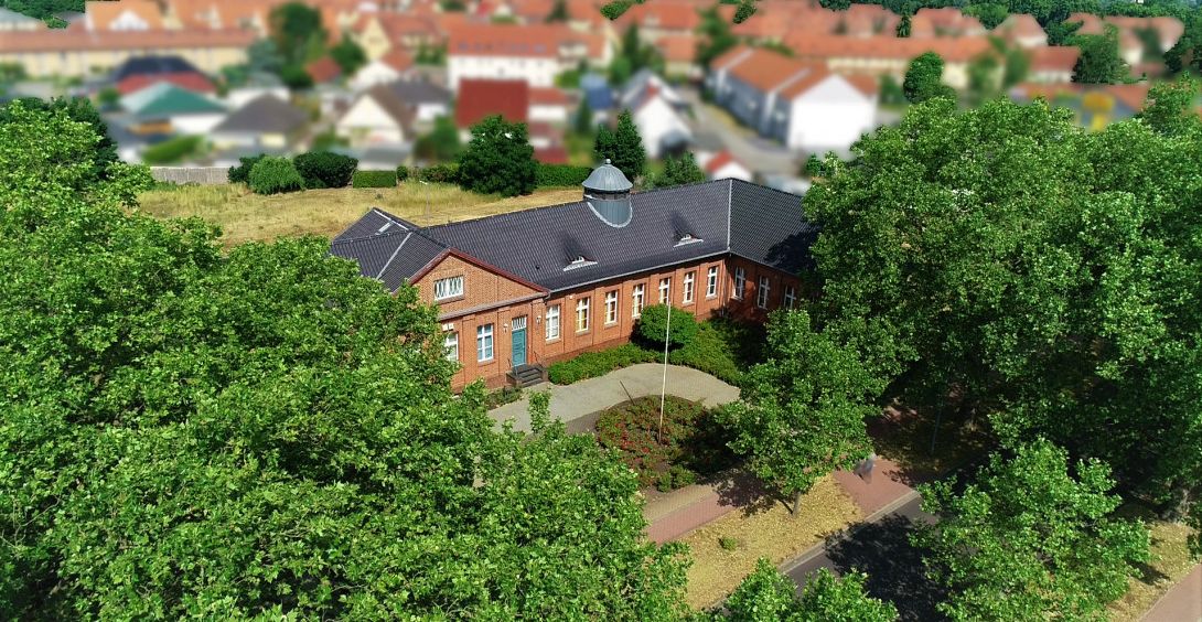 Großzügige Gewerbefläche in historischem Backstein-Ensemble