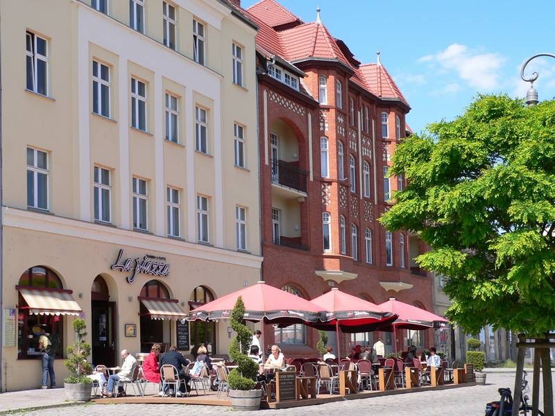 OO NeuUfer 
Modernes Mehrfamilienhaus mit Wasserblick und Südbalkonen