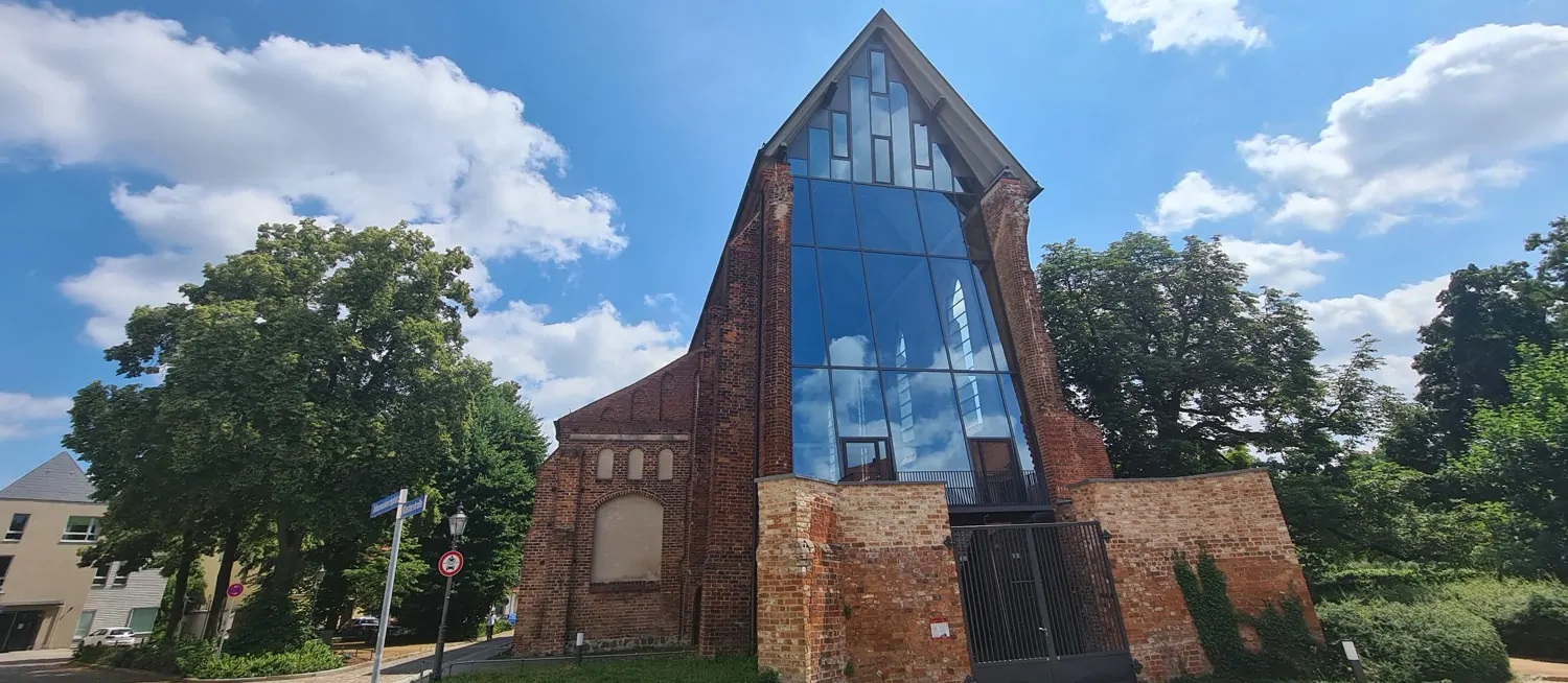 OO NeuUfer 
Modernes Mehrfamilienhaus mit Wasserblick und Südbalkonen