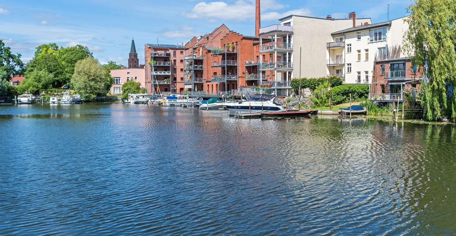 OO NeuUfer 
Modernes Mehrfamilienhaus mit Wasserblick und Südbalkonen