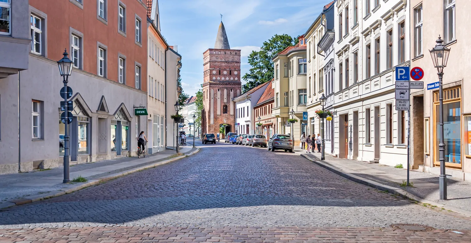 OO NeuUfer 
Modernes Mehrfamilienhaus mit Wasserblick und Südbalkonen