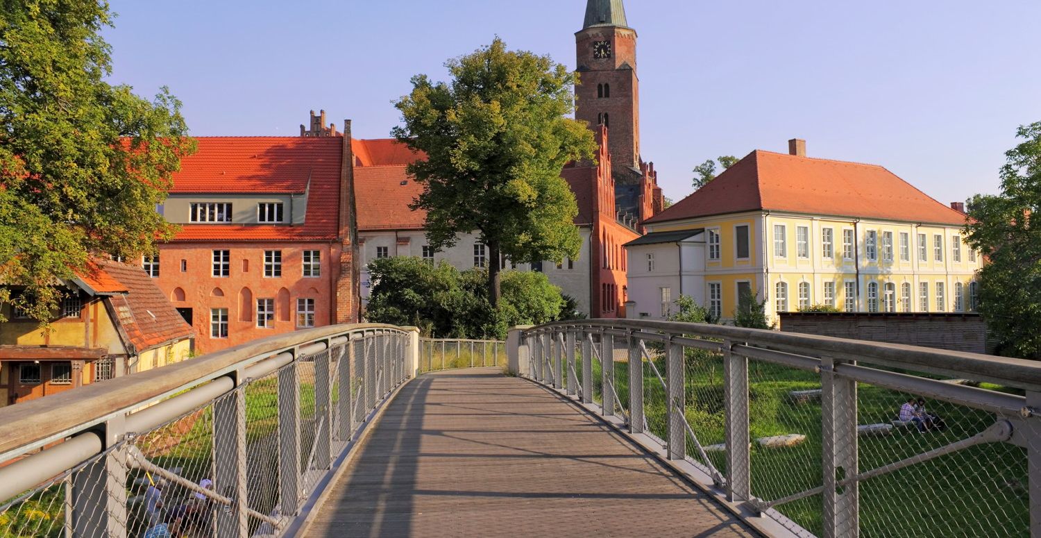 OO NeuUfer 
Modernes Mehrfamilienhaus mit Wasserblick und Südbalkonen