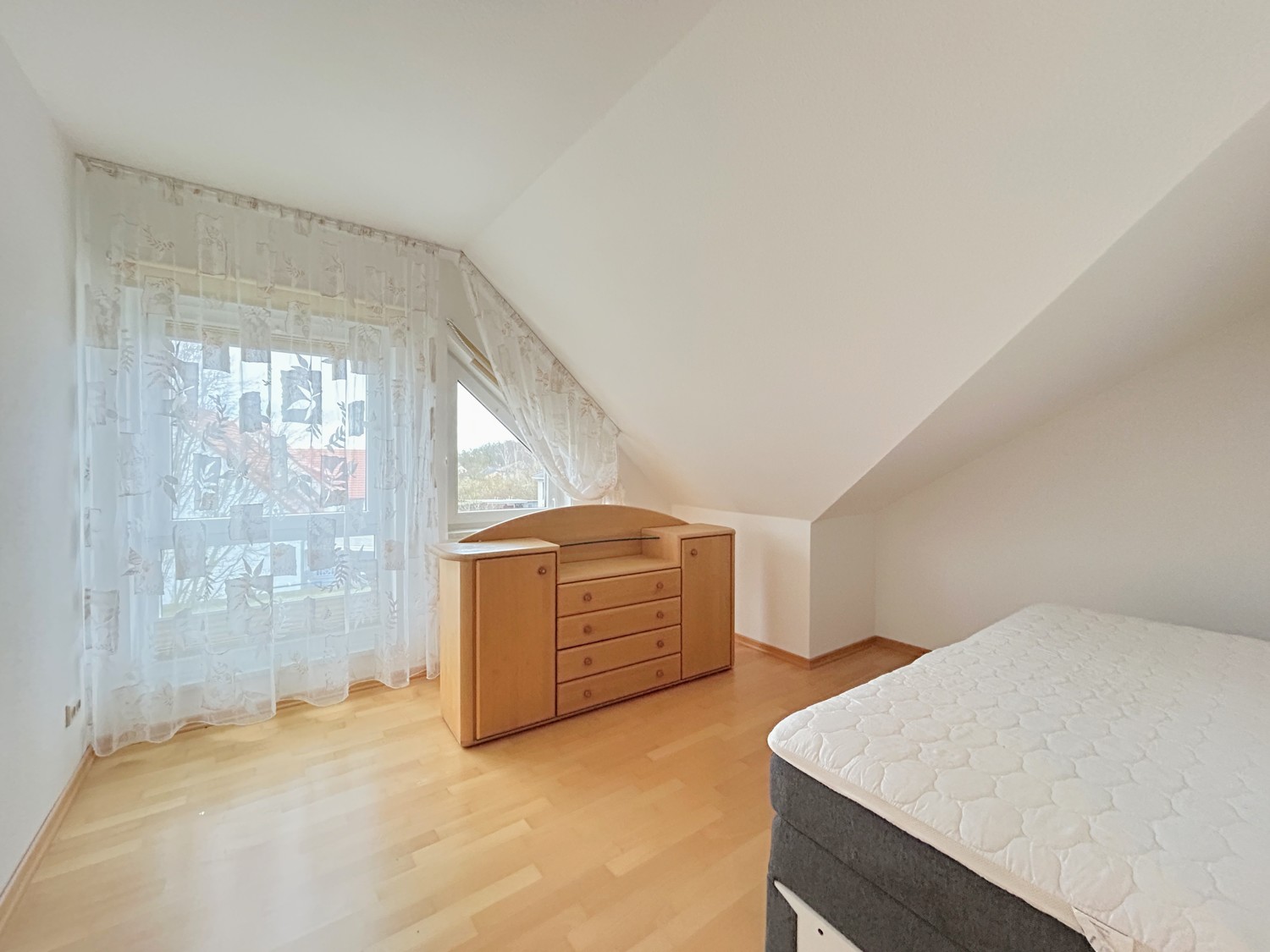 Schlafzimmer mit französischem Balkon