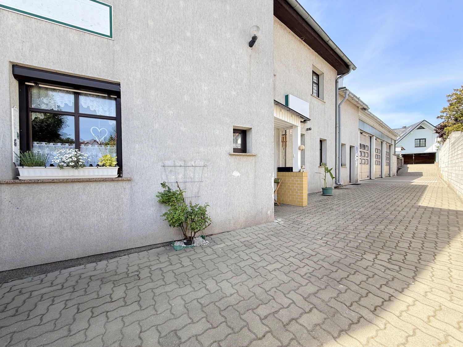 gepflasterter Innehof