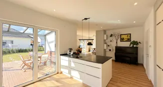 von_poll_real_estate_property_25165026_image_7