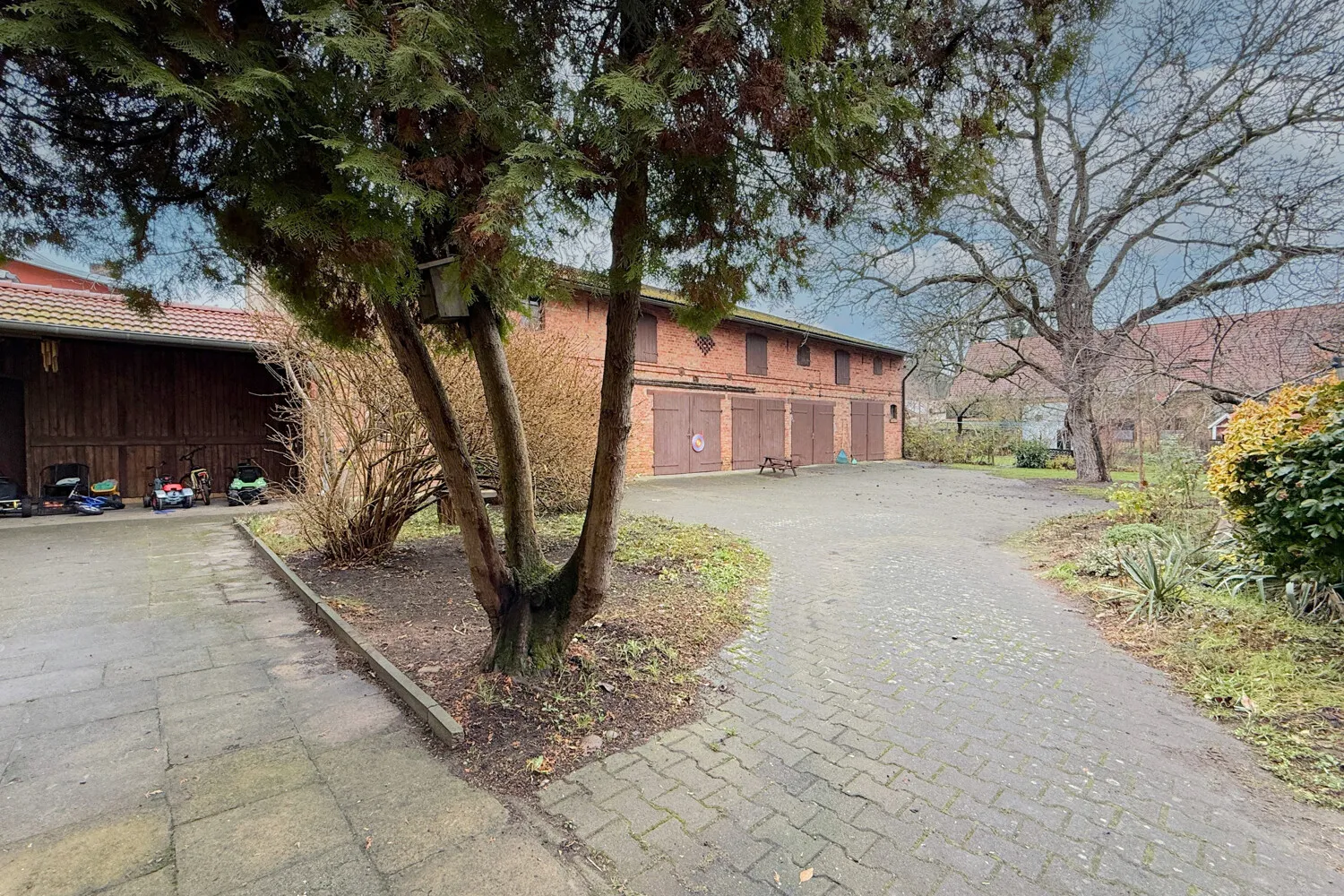 gepflasterter Innenhof