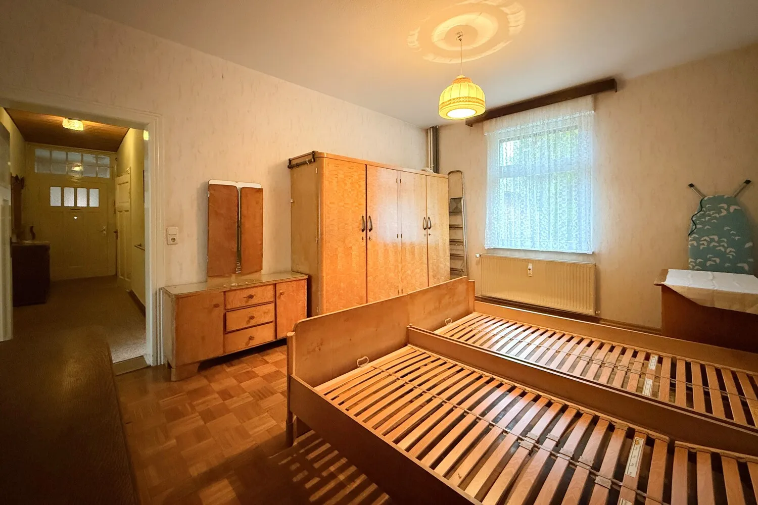 Schlafzimmer (WE 1)