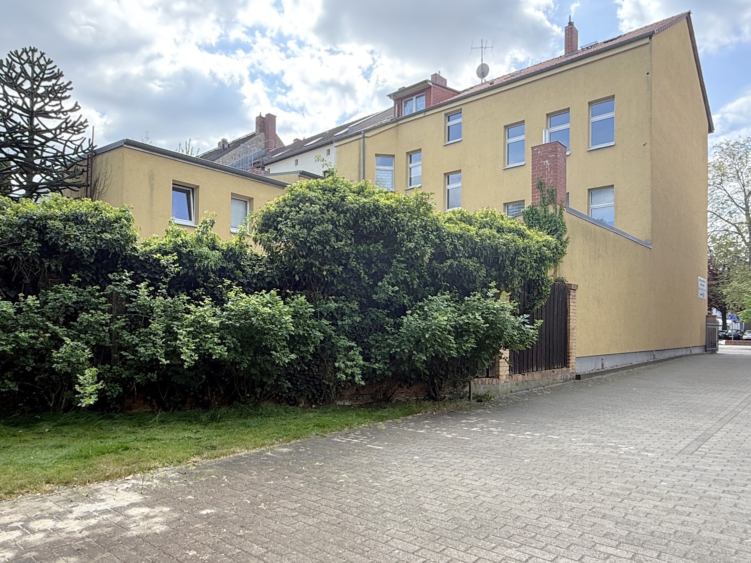 Mehrfamilienhaus mit 6 Wohneinheiten