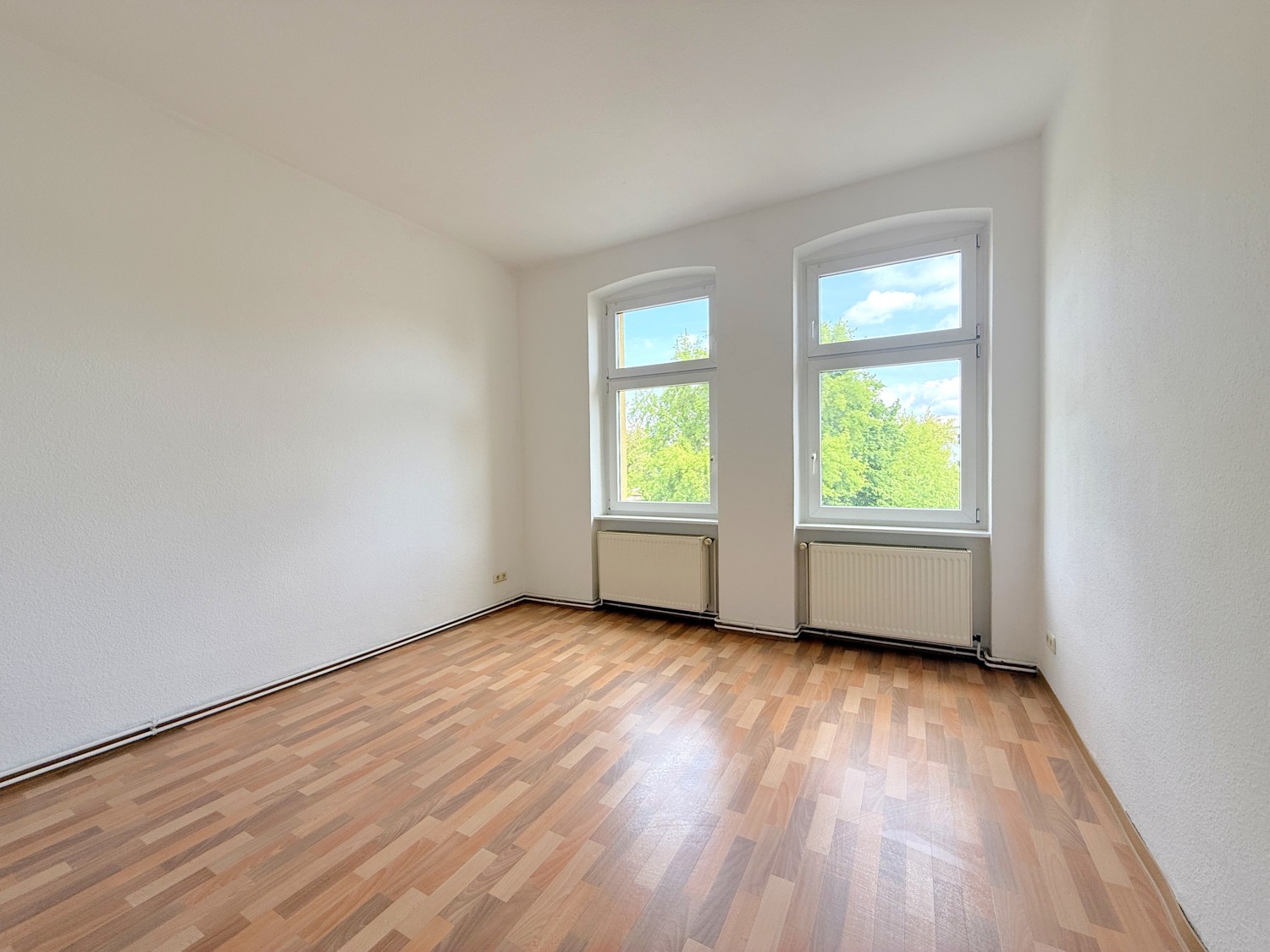 hofseitiges Schlafzimmer (2. OG, Links)