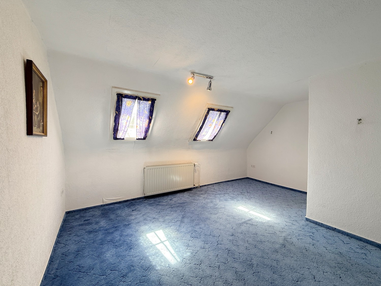 Schlafzimmer mit Dachfenster