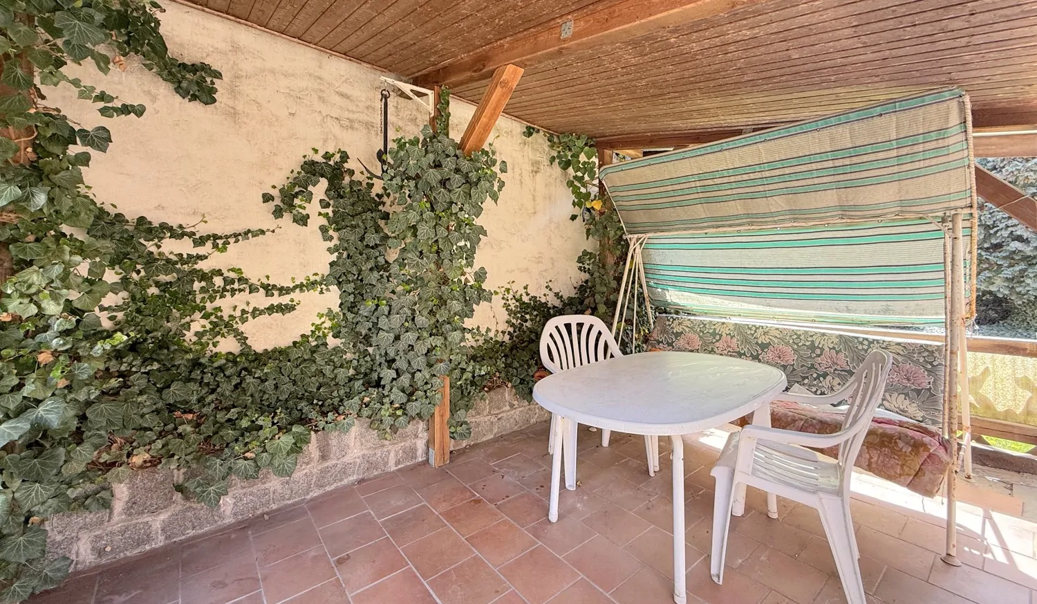 überdachte Sitzecke