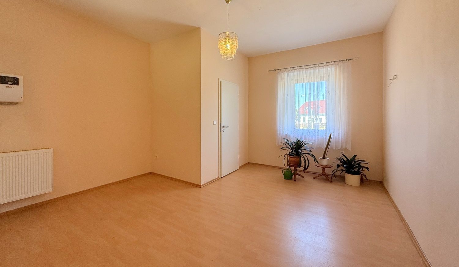helles Wohnzimmer im Gästehaus