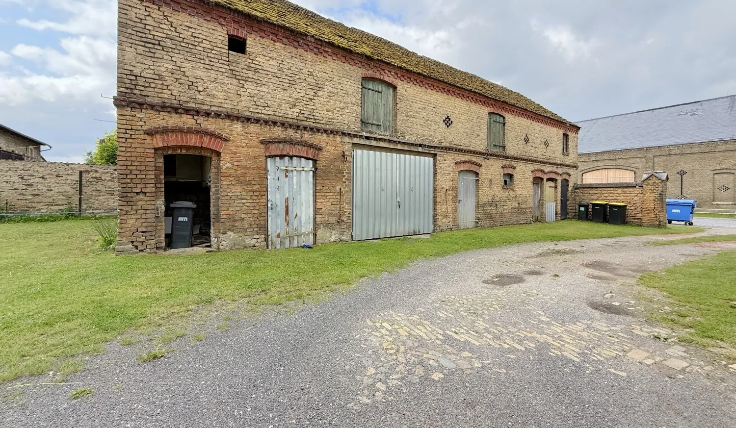 praktisches Nebengebäude