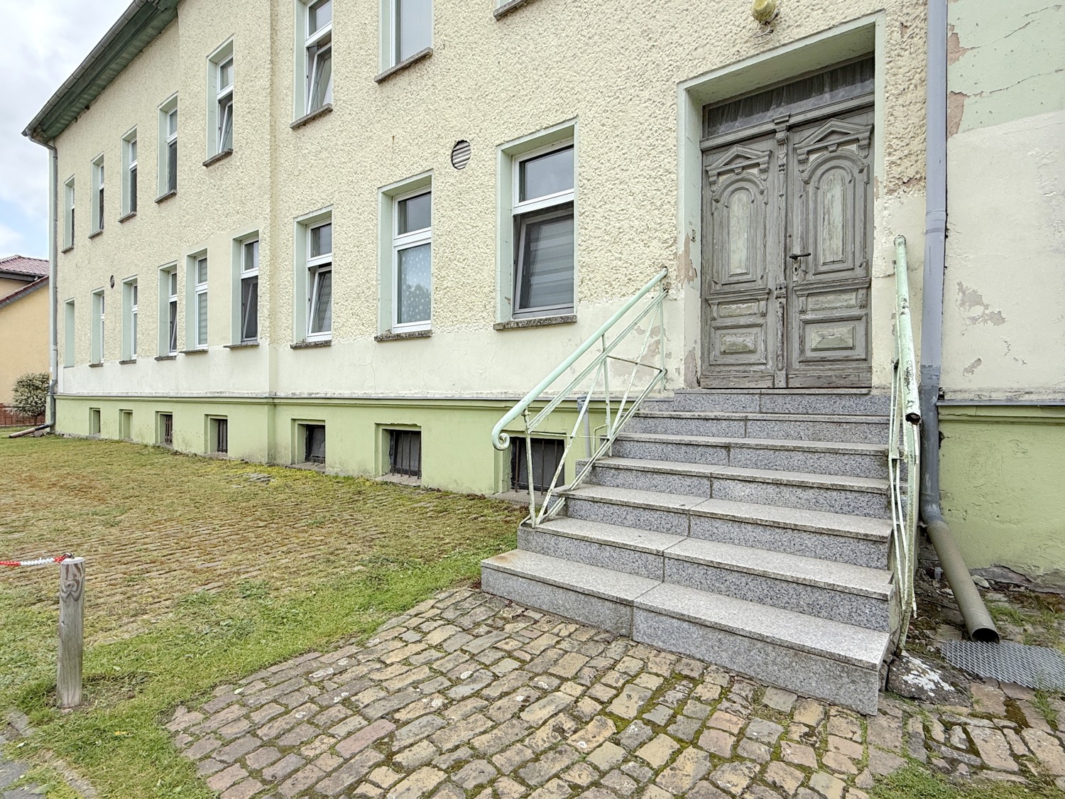 rechter Hauseingang