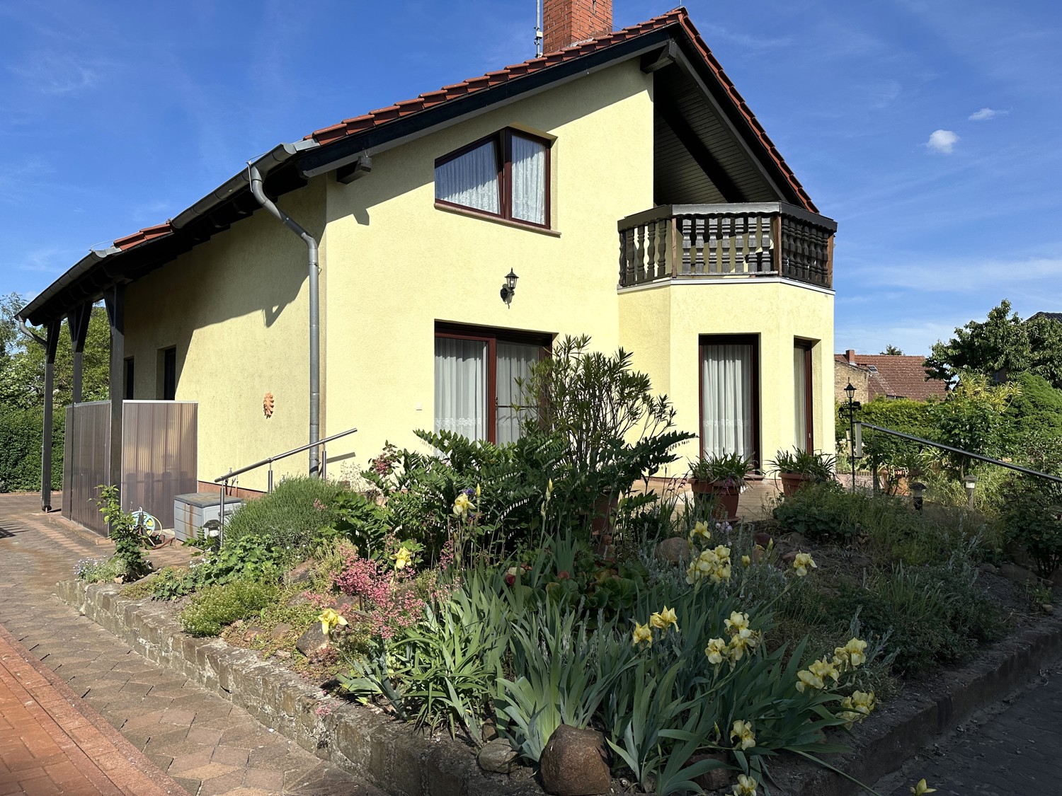 Hausansicht Garten