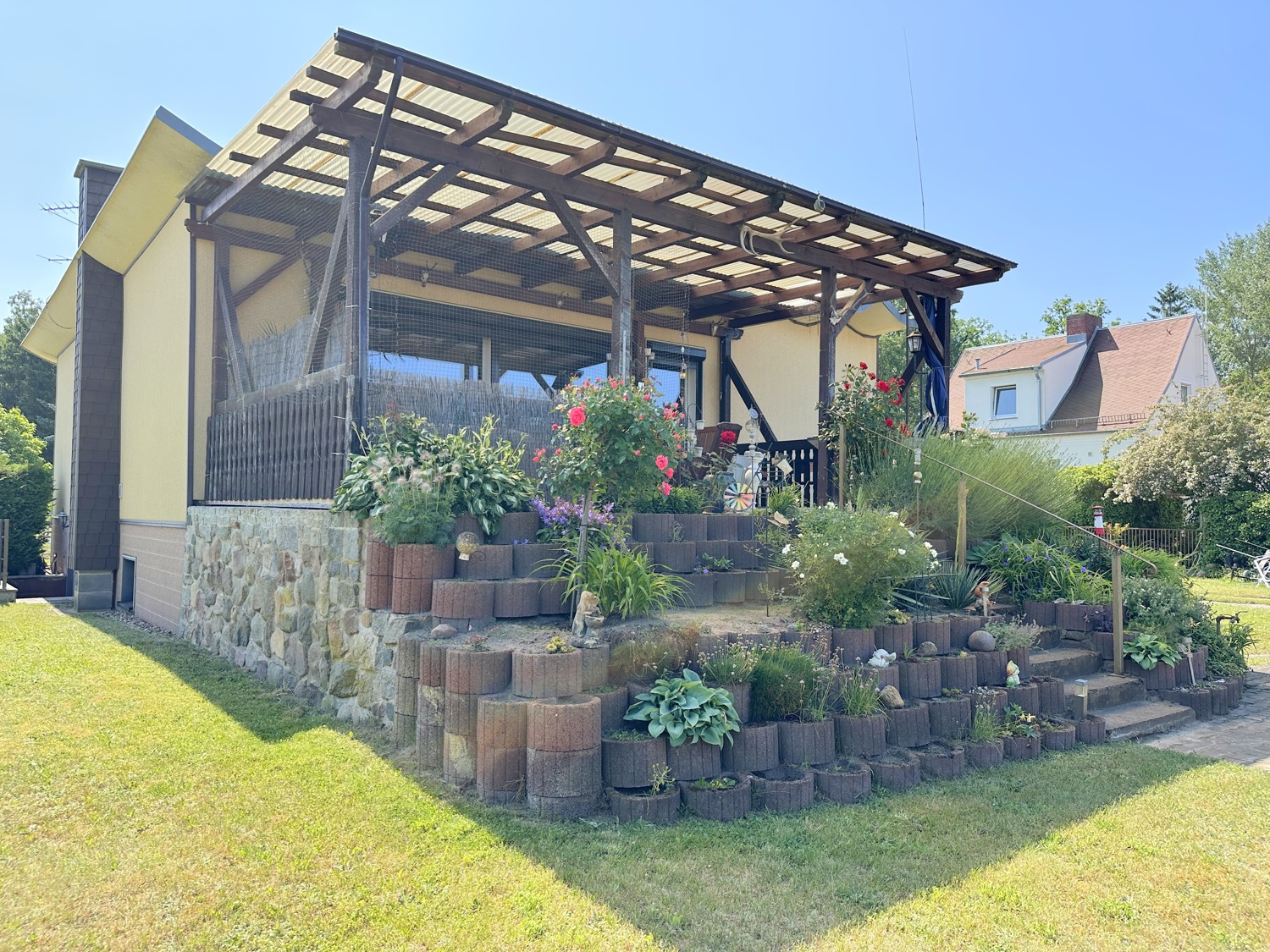 überdachte Terrasse