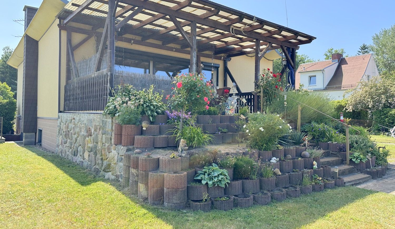 überdachte Terrasse